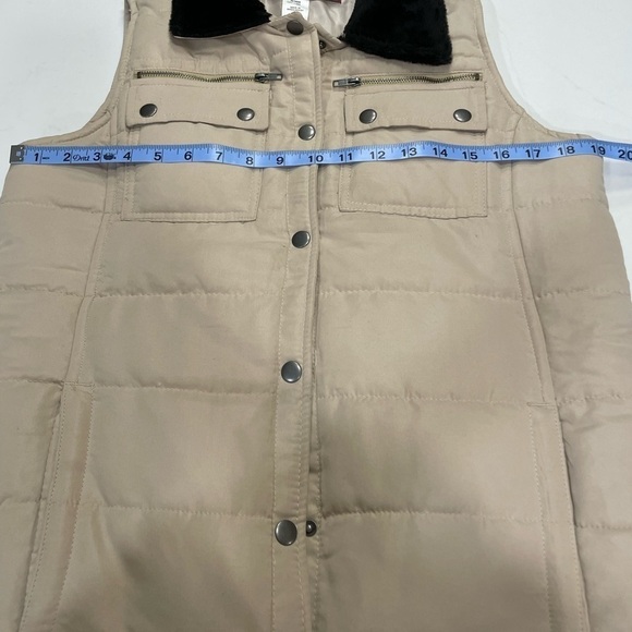 VTG Tudor Puffy Vest Faux Fur Khaki Snap Buttons Pockets Hunter Tan Neutral - Picture 12 of 13